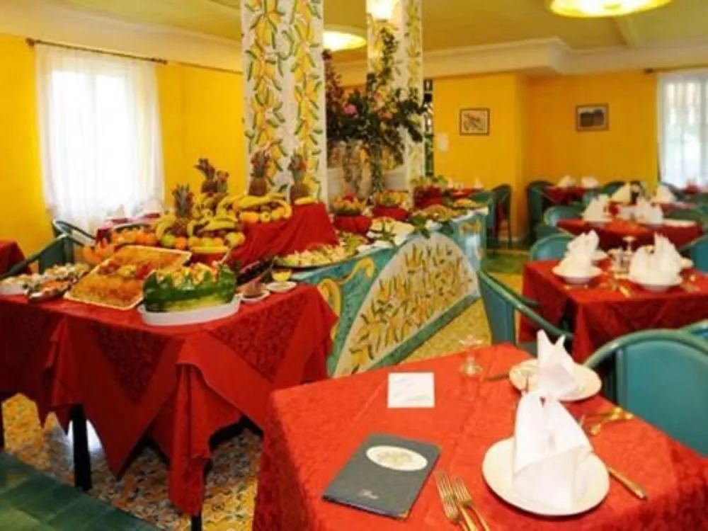 Residenza Panorama Aparthotel Costermano Italy